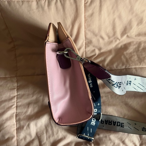 BTS Ita pin bag from Serendipity Parade - Picture 5 of 6